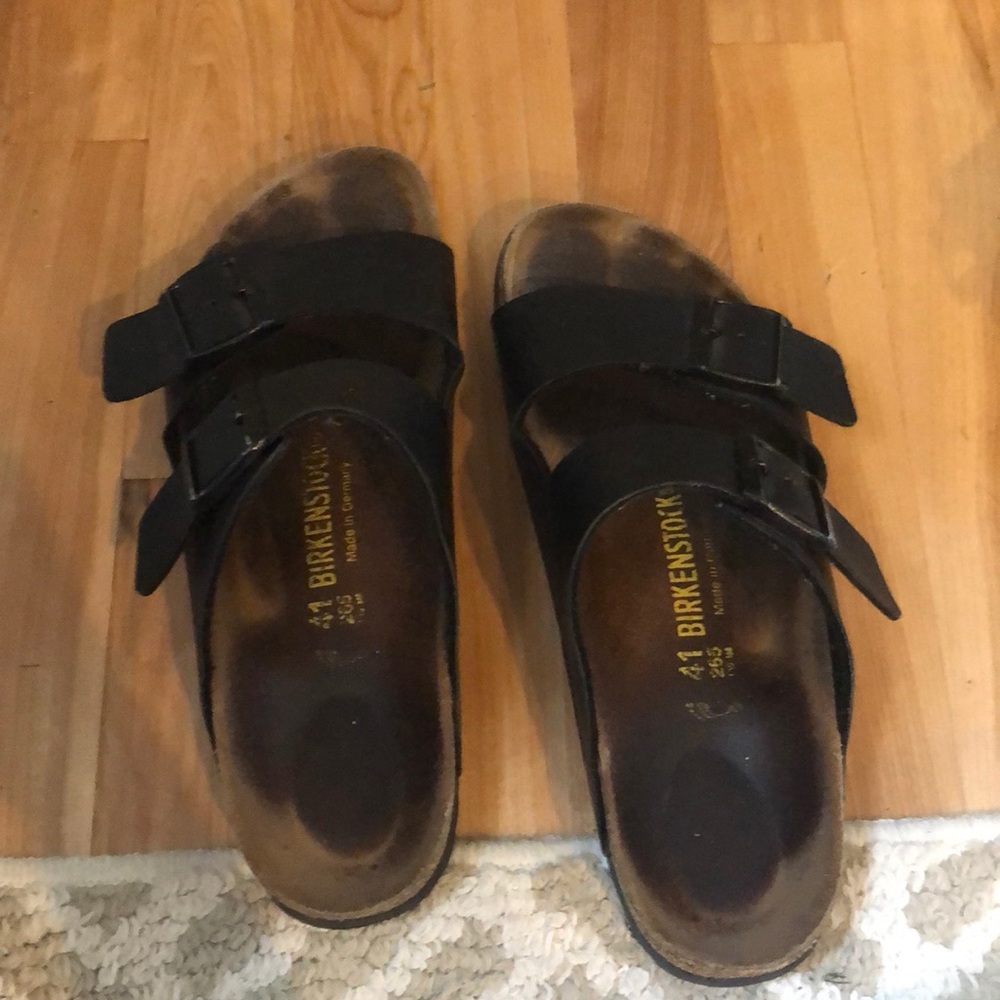 Black Birkenstock’s